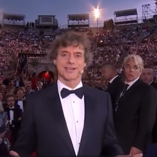 Un fotogramma dello spettacolo trasmesso dall'arena di Verona