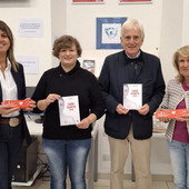 Aido Asti consegna segnalibri alla Biblioteca Astense per promuovere la cultura della donazione Aido Asti consegna segnalibri alla Biblioteca Astense per promuovere la cultura della donazione