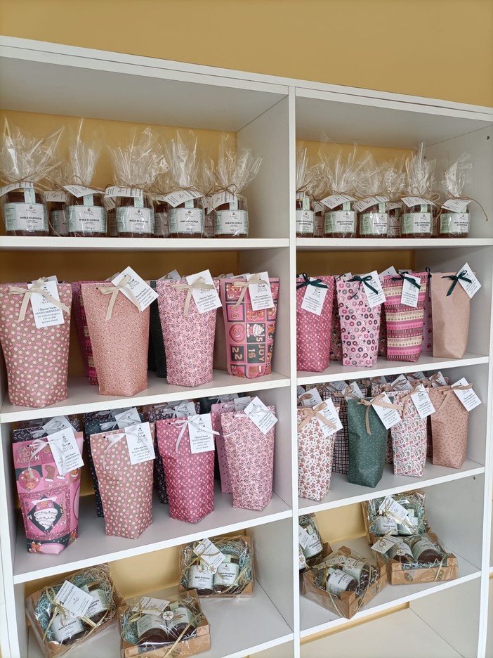 "Le buone idee" riapre per un Natale artigianale e solidale "Le buone idee" riapre per un Natale artigianale e solidale