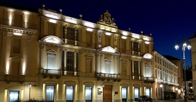 La sede centrale di Banca di Asti, in piazza Libertà La sede centrale di Banca di Asti, in piazza Libertà