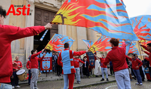 Emanuele Filiberto di Savoia al Palio di Asti: Santa Caterina risponde alle polemiche