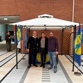 Immagine d'archivio di un gazebo del Nursing Up Immagine d'archivio di un gazebo del Nursing Up