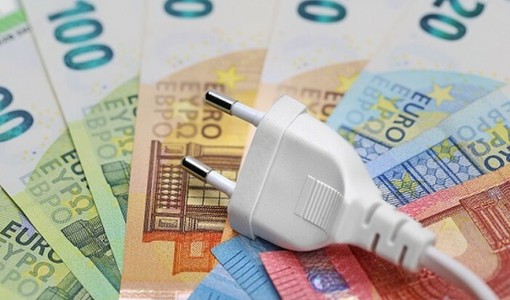 Bollette alle stelle: da febbraio a maggio +7,7%. Confartigianato: "Puntare sulle Comunità energetiche rinnovabili" Bollette alle stelle: da febbraio a maggio +7,7%. Confartigianato: "Puntare sulle Comunità energetiche rinnovabili"