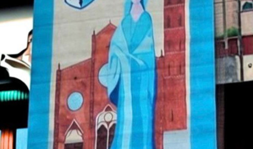 La nuova bandiera stradale del Palio 2026 celebra le donne della Cattedrale
