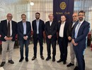 Nell'immagine, da sinistra a destra: Alberto Pecchio (primario Chirurgia vascolare), Francesco Arena (direttore generale Asl AT), Vittorio Pasta (specializzando in Chirurgia Vascolare), Luigi Florio (past president Rotary), Federico Ghignone (specializzando in Anestesia e Rianimazione), Maurizio Mela (presidente Rotary Club Asti), Alessandro Bianchi (primario Anestesia e Rianimazione)