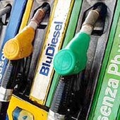 Accise mobili e caro carburante: da domani addio allo sconto sul gasolio