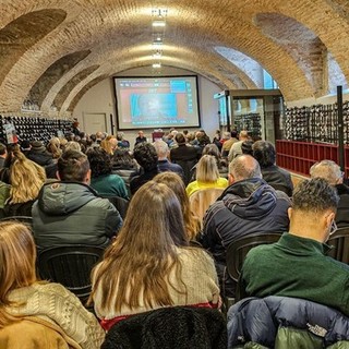 A Barolo “L’annata che verrà”: esperti e produttori raccontano in anteprima il Re dei Vini 2022 A Barolo “L’annata che verrà”: esperti e produttori raccontano in anteprima il Re dei Vini 2022