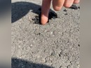 &quot;Chi mi paga i danni per lo scooter danneggiato?&quot;. Curiosa disavventura per un ragazzo di Mombercelli il cui scooter è caduto a terra per l'asfalto &quot;cedevole&quot;