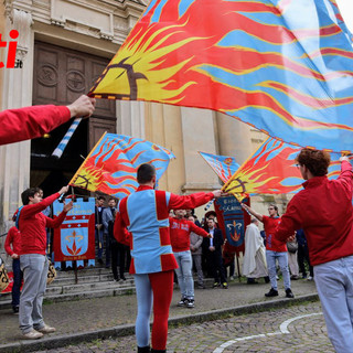 Emanuele Filiberto di Savoia al Palio di Asti: Santa Caterina risponde alle polemiche