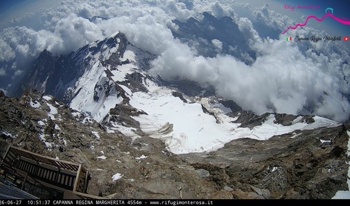 Vista dal rifugio Capanna Margherita, il più alto d'Europa a 4.554 metri di altitudine