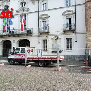 Il cantiere del Municipio (Merphefoto)