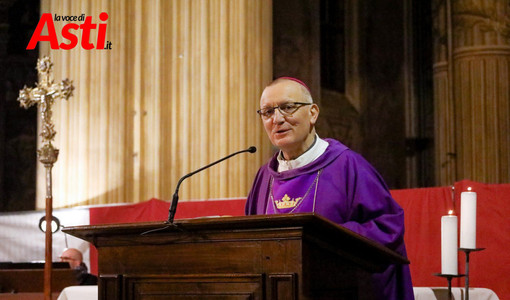 Monsignor Marco Prastaro, vescovo di Asti, in una foto d'archivio (ph. Merfephoto - Efrem Zanchettin)