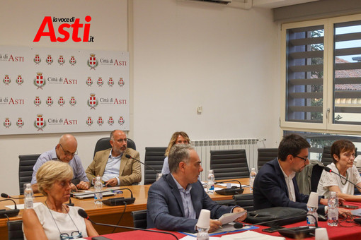 Rasero, tra gli assessori Boccia e Morra (anche vicesindaca) durante il consiglio comunale della scorsa settimana Rasero, tra gli assessori Boccia e Morra (anche vicesindaca) durante il consiglio comunale della scorsa settimana