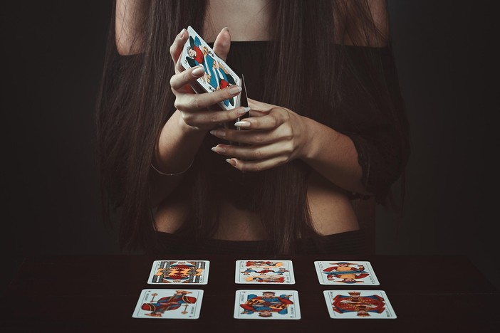I mazzi di carte più usati nella cartomanzia: quali scegliere e perché?