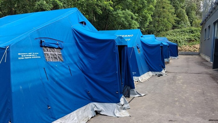 Protezione Civile ANC in azione a Costigliole d'Asti: montate le tende per il campo estivo sotto il sole di giugno Protezione Civile ANC in azione a Costigliole d'Asti: montate le tende per il campo estivo sotto il sole di giugno