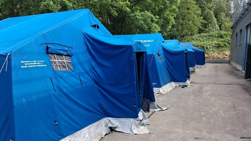 Protezione Civile ANC in azione a Costigliole d'Asti: montate le tende per il campo estivo sotto il sole di giugno