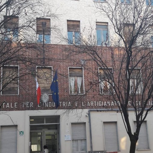 Scuola e mondo del lavoro si uniscono al Castigliano per promuovere l'apprendistato duale Scuola e mondo del lavoro si uniscono al Castigliano per promuovere l'apprendistato duale