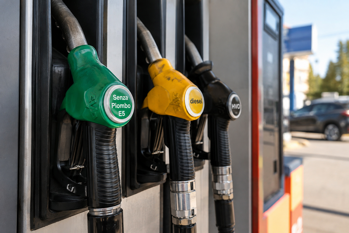 Carburanti, anche Q8 aderisce al price cap. Ad Asti Enercoop porta la benzina a 1,99 euro Carburanti, anche Q8 aderisce al price cap. Ad Asti Enercoop porta la benzina a 1,99 euro