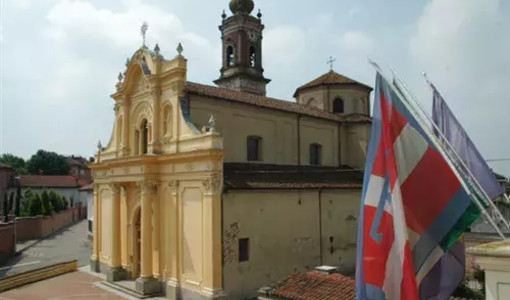 La chiesa parrocchiale di San Paolo Solbrito La chiesa parrocchiale di San Paolo Solbrito
