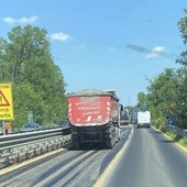 I lavori di asfaltatura, preparatori per il doppio senso di marcia