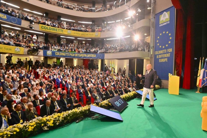 Coldiretti Piemonte: “Ddl agroalimentare, passo storico per difendere una filiera da 707 miliardi e le eccellenze regionali” Coldiretti Piemonte: “Ddl agroalimentare, passo storico per difendere una filiera da 707 miliardi e le eccellenze regionali”