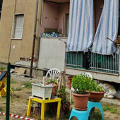 Via Fenoglio, il nuovo crollo riapre il caso delle case Atc: "Era tutto già segnalato"