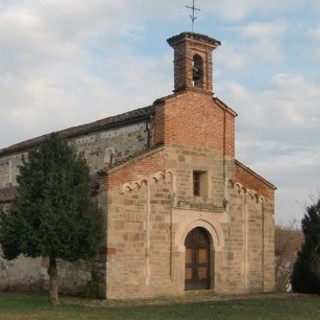 Chiesa romanica di San Secondo (immagine d'archivio)