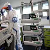 Caso di sospetta febbre emorragica di Marbourg al Cardinal Massaia di Asti. Scattate le misure di sicurezza – I prelievi sono all’esame dello Spallanzani di Roma Caso di sospetta febbre emorragica di Marbourg al Cardinal Massaia di Asti. Scattate le misure di sicurezza – I prelievi sono all’esame dello Spallanzani di Roma