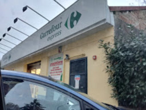 Rapina a mano armata al Carrefour di via Baracca ad Asti