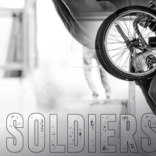VILLADEArTI, ultimo atto per BenefiCinema con il docufilm “Tin soldiers” di Odette Schwegler