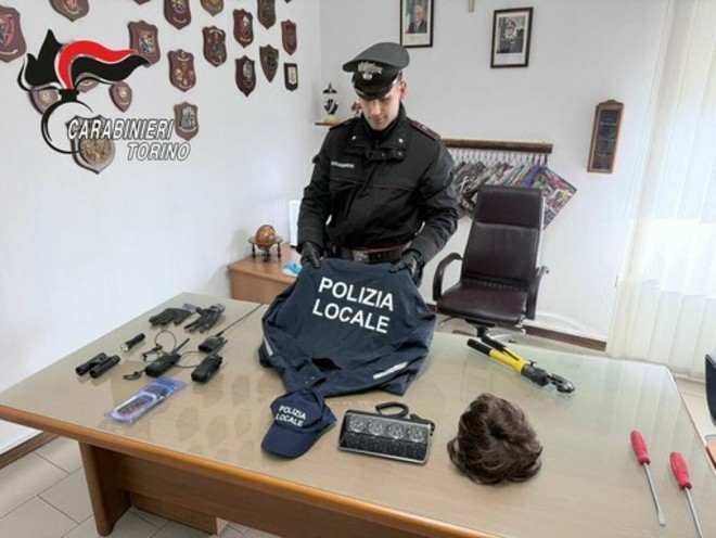 Tentano il colpo in villa e fuggono su un'auto truccata: arrestato un astigiano