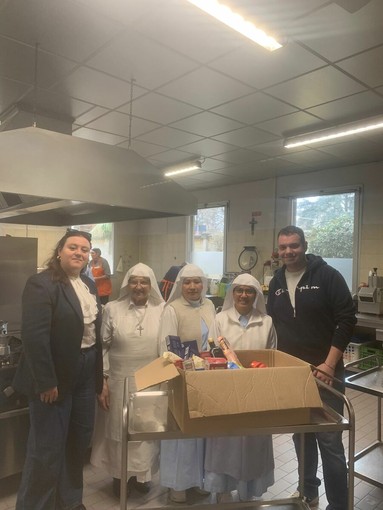 Raccolta alimentare ad Asti: l’iniziativa dei ragazzi di Forza Italia Giovani Asti Raccolta alimentare ad Asti: l’iniziativa dei ragazzi di Forza Italia Giovani Asti