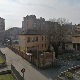 In foto: l'ex Circolo AVIR