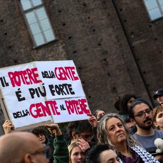 Un'immagine del corteo, ieri a Torino