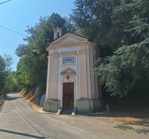 Una festa all'ombra del pino secolare per salvare la chiesa di San Rocco Una festa all'ombra del pino secolare per salvare la chiesa di San Rocco