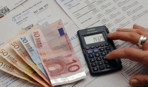 Sulle piccole imprese pesa come un macigno il rincaro delle bollette Sulle piccole imprese pesa come un macigno il rincaro delle bollette