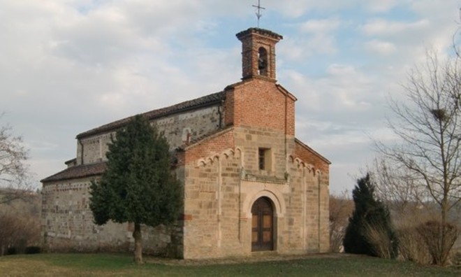 Chiesa romanica di San Secondo (immagine d'archivio)