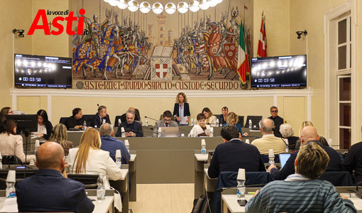 Le immagini del ritorno del Consiglio comunale a palazzo civico (Merphefoto)