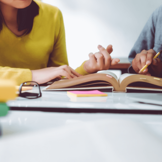 Rilegatura tesi online o copisteria: quale scegliere?
