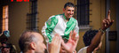Dino Pes portato in trionfo (Ph Asia Barolo)