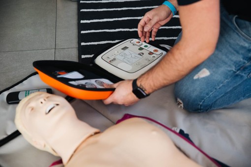 I Comuni di Agliano Terme e Montergrosso d’Asti potranno disporre di due nuovi defibrillatori