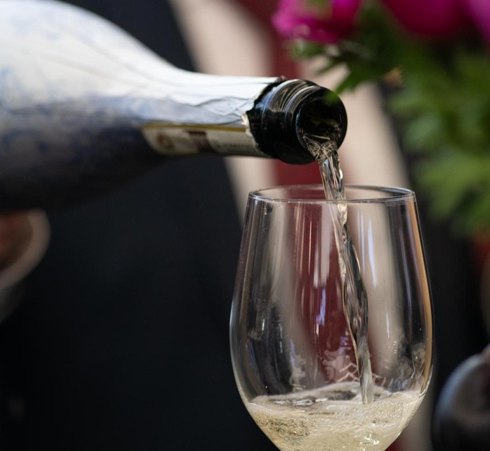 Asti Docg: al via il calendario culturale 2026 tra teatro a Torino e partner a Sanremo con RDS