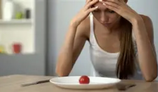 Piemonte: tagliati 100mila euro ai fondi per gli staff della Giunta, stanziati 2 milioni in più per i disturbi alimentari