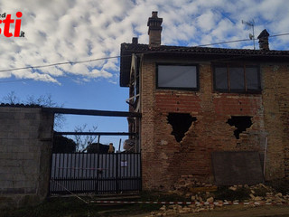 Le immagini dello stabile dopo l'esplosione (Ph Massaro)