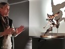Ezio Ferraris e una delle sue opere esposte al museo "L'Anima del Vino" di Castelnuovo Calcea Ezio Ferraris e una delle sue opere esposte al museo "L'Anima del Vino" di Castelnuovo Calcea