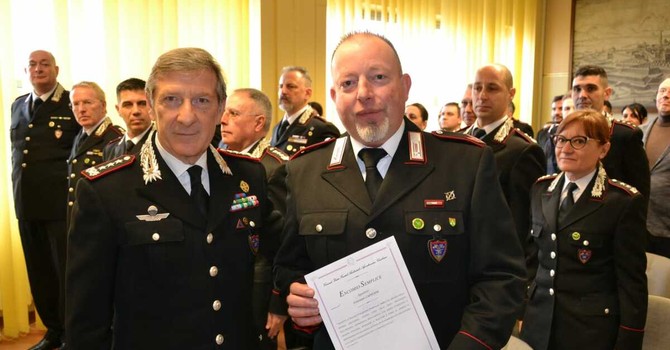 Il generale Fabrizio Parrulli con l'appuntato Giovanni Capitani