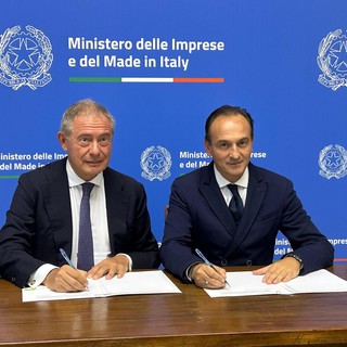 Un'immagine d'archivio del ministro Urso con il presidente della Regione Piemonte Alberto Cirio