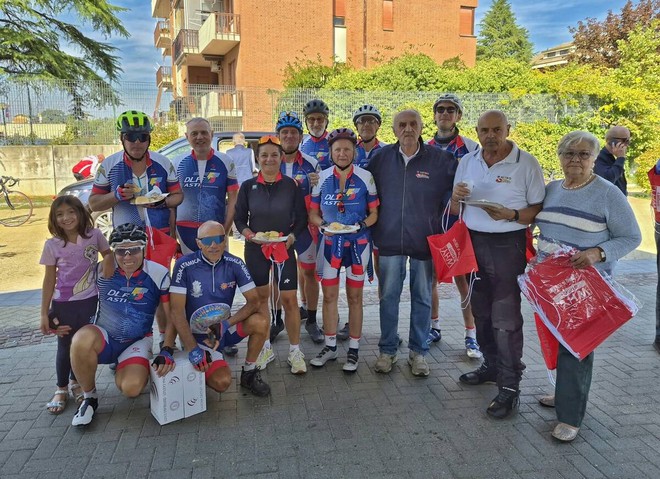 In 105 "sui pedali" per sostenere i pazienti oncologici del Cardinal Massaia In 105 "sui pedali" per sostenere i pazienti oncologici del Cardinal Massaia