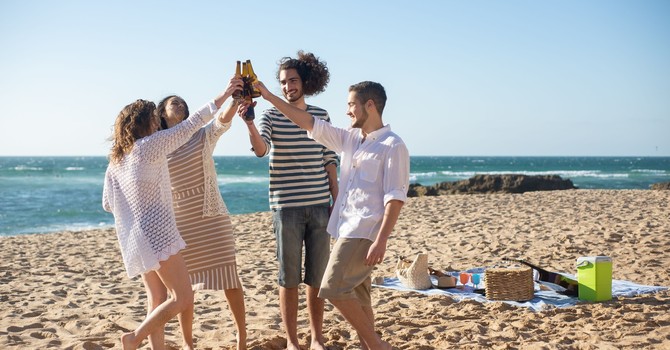 Ferragosto, dalle feste romane all’Assunta: storia della ricorrenza più attesa dell’estate