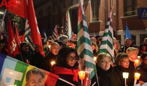 La fiaccolata di protesta dei lavoratori del Maina a dicembre 2022 (MerfePhoto) La fiaccolata di protesta dei lavoratori del Maina a dicembre 2022 (MerfePhoto)